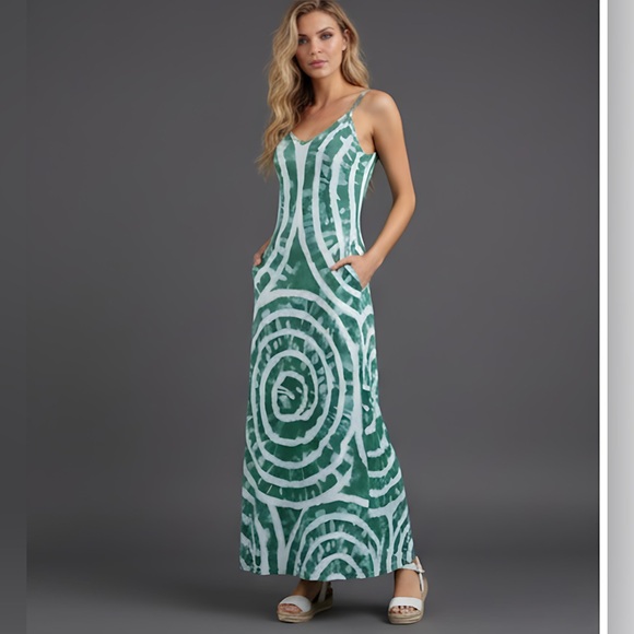 Dresses & Skirts - Graphic Print Maxi Cami Dress